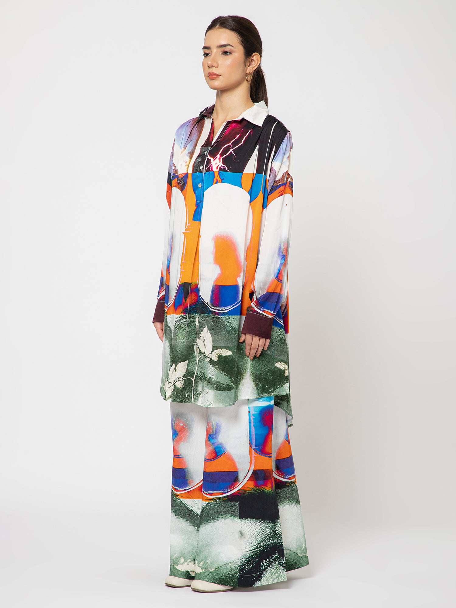 Why sitting on the opposite side? Kurta Set