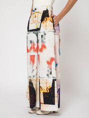 Why sitting on the opposite side ? Trouser